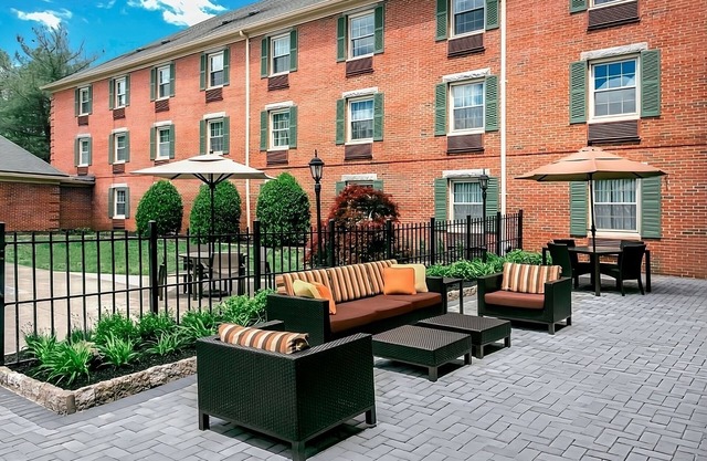 Enjoy a Hassle-Free Stay! Close to Lincroft Village Green, Pet-Friendly!