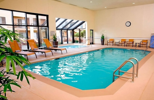 Enjoy a Hassle-Free Stay! Short Drive to Bruce Lee Grave Site, Pet-Friendly!