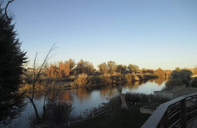 Enjoy and private, peaceful stay at a riverfront property.