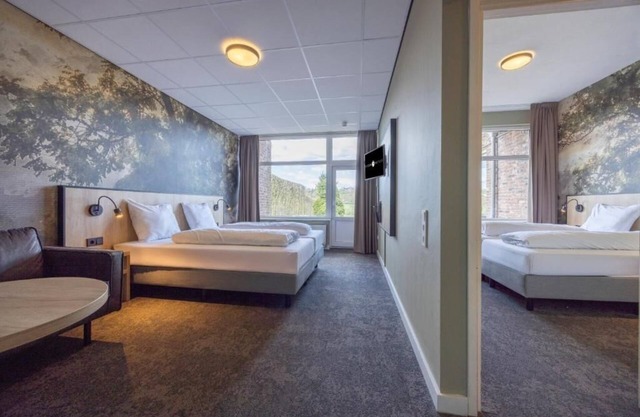 Enjoy Nature's Embrace at Serene Room Close to Sint Servaasbrug