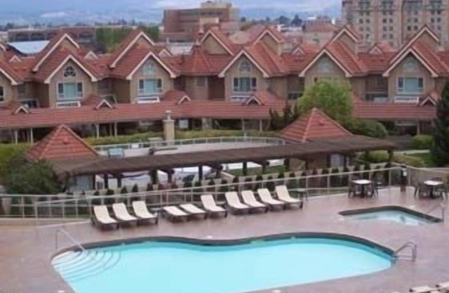 Waterfront Resort Kelowna 