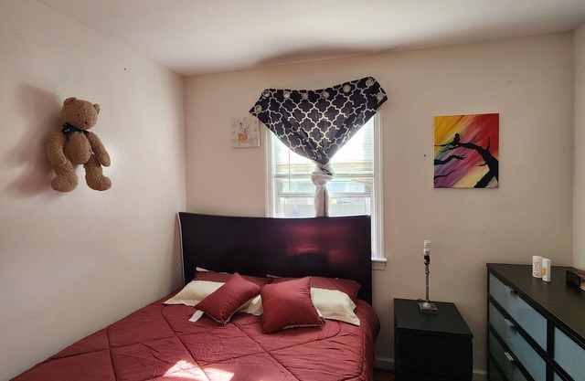 Enjoy your stay in a quiet neighborhood nPet friendly