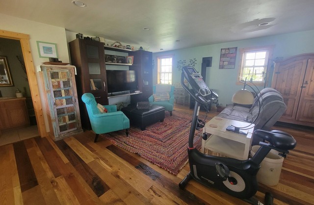 Enjoyable, very private, 2-bedroom house with WiFi in charming Daniel.
