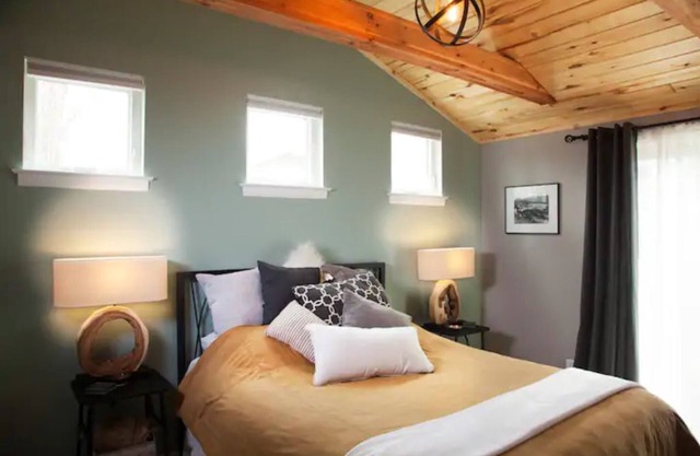 Ensuite Escape Old Town Ft. Collins - Over 400 5-Star Reviews on Air B N B