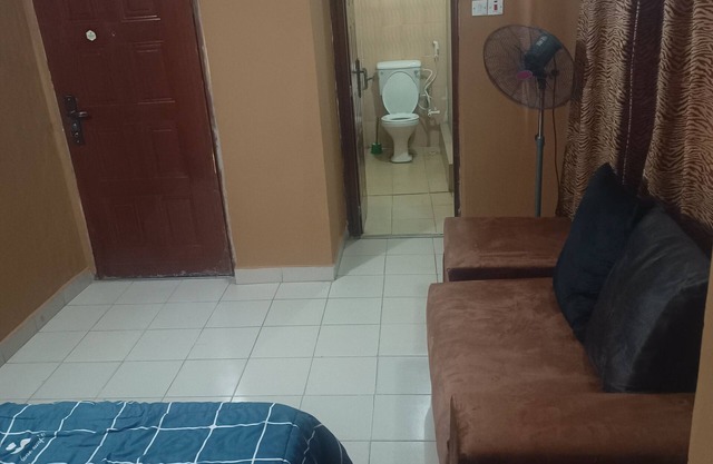 Entire, spacious, furnished 3beds en-suite, as holiday let with BrausengDelight