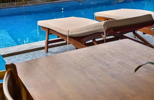 Entire Villa - Pool, 10 Bedrooms, Beach ,Game Room