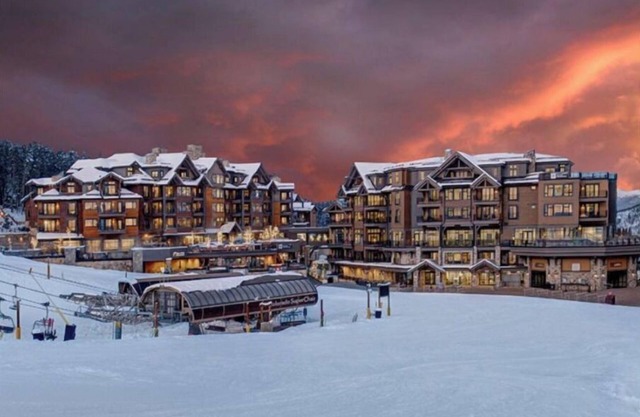EPIC SPRING SKIING! Luxury Ski in/Ski out Resort 2BR on Peak 8, April 1-8, 2023