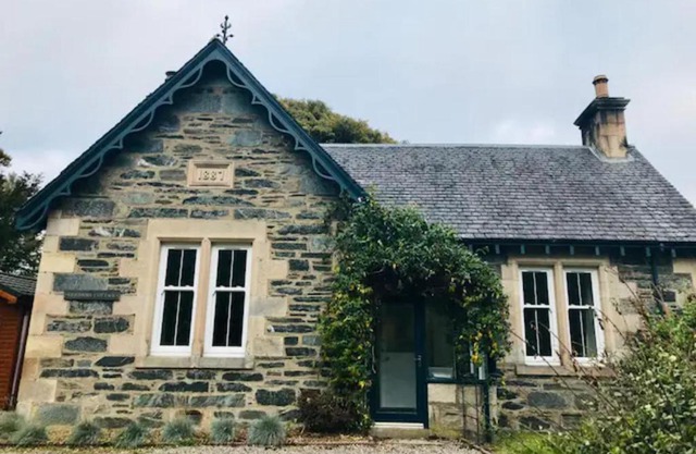 Erigmore Spa Cottage - A cosy cottage located in a countryside park with WIFI and access to swimming pool