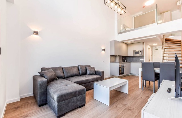 LOFT BUSINES