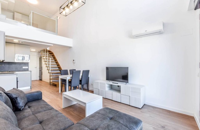 LOFT BUSINES III