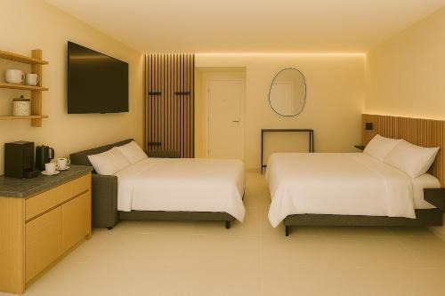 Escala - Family Room