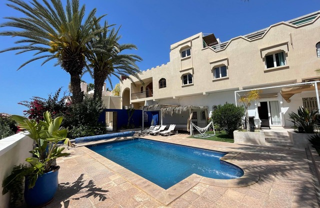 ESCALE PARADIS: 11 bdrms/9 bathrms/22 beds/26 pers/2 pools/chef (extra charge)