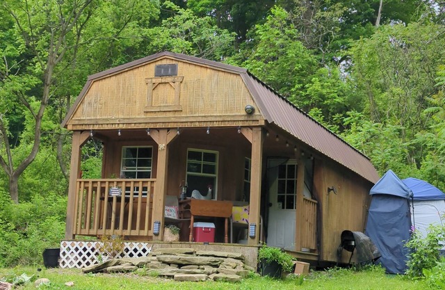 Escape to Serenity: Off-Grid Cabin on Spring-Fed Pond, YournPrivate Sanctuary.