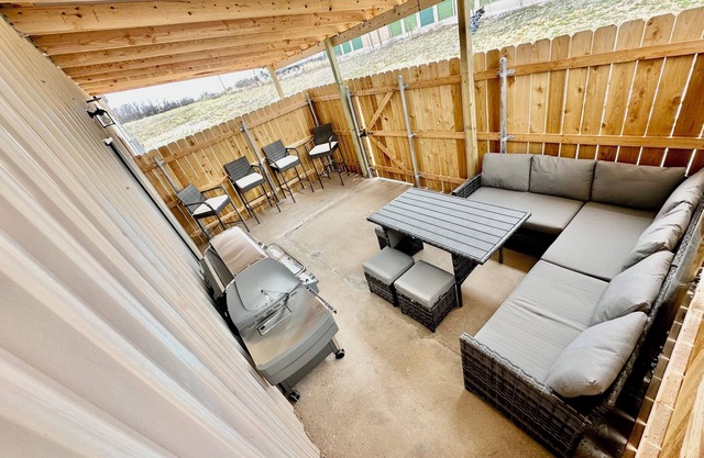 Escape to Waynoka: Your Ultimate 4-Bedroom Retreat Near Little Sahara State Park