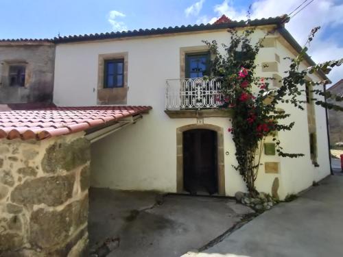 Espaciosa casa de aldea, arte y descanso