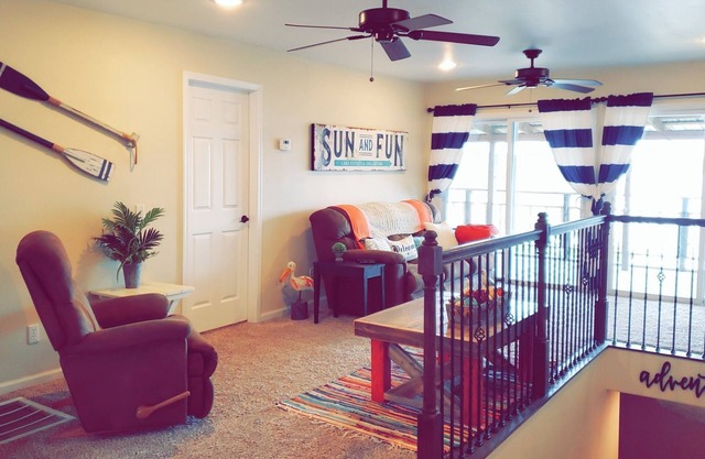 Eufaula Lakefront House In Quiet Neighborhood w/Private Dock & Game room
