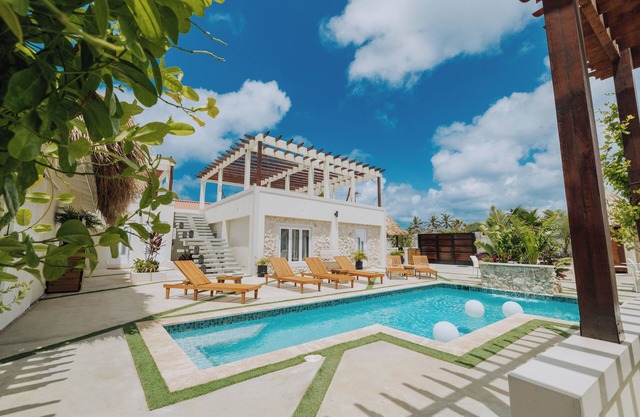 EVA Spa Resort - Poolside 2BR Getaway