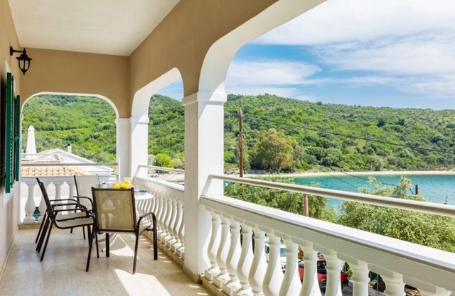 Evanna: Walk to Beach, Sea Views, A/C, WiFi, Car Not Required - 3425