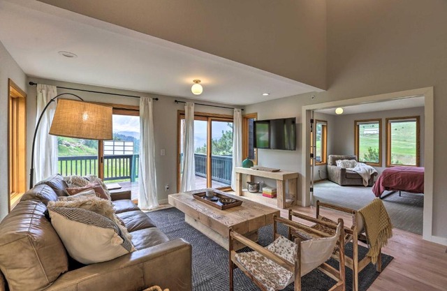 Evergreen Mountain Duplex with Trail Access!