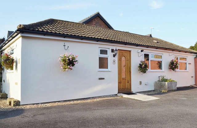 Explore North Yorkshire from this cosy, dog-friendly former stable near Thirsk.