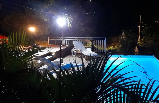 EXCEPTIONAL T2 POOL; WI-FI AND AIR CONDITIONING LES ANSES D'ARLET