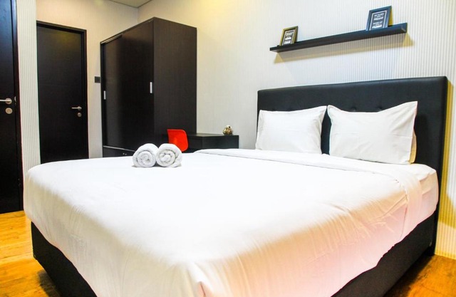 Exclusive 2BR Lexington Apartment near Pondok Indah By Travelio