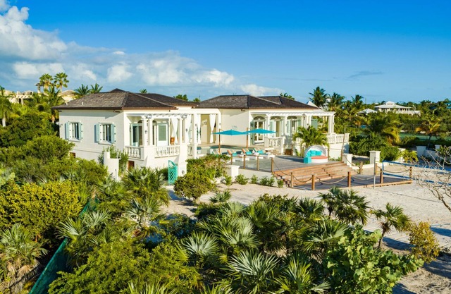 Exclusive Oceanfront Villa On Taylor Bay Beach!