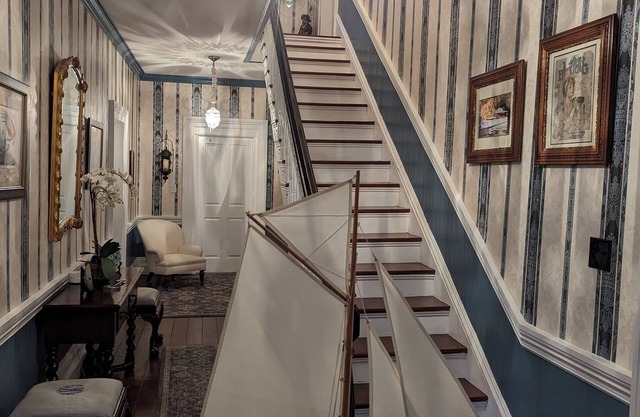 Exclusive use of Second Floor Guest Suite of beautiful Victorian home