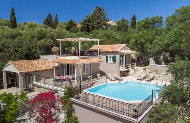 Exclusive Villa Rooftop Terrace Pool