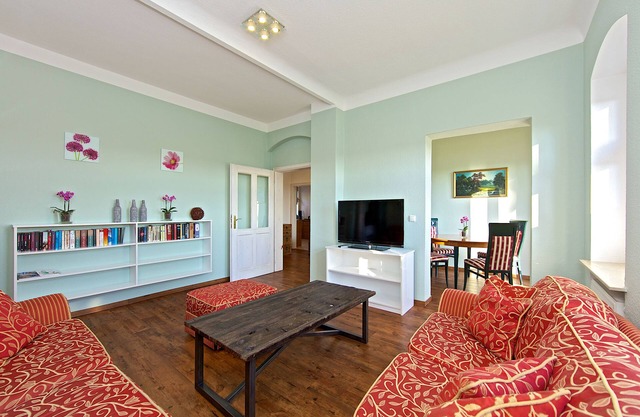 Exclusive100m² Family-friendly apartments with river view and 2Balkonen