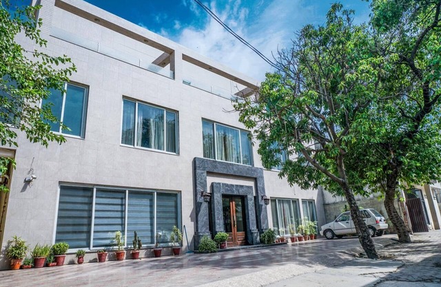 Executive deluxe room - Gulberg 2 Lahore