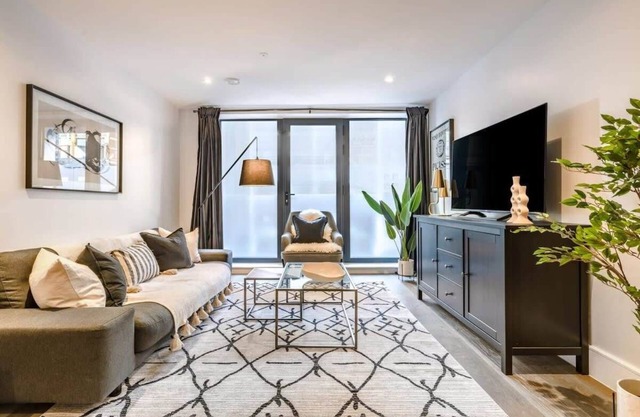 Expansive & Modern Duplex Apartment in Bloomsbury