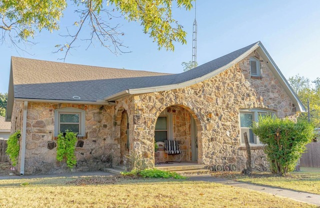 Experience the charm of Saint Jo, Texas, in this cozy home designed for a peaceful escape