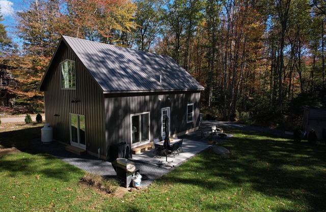 Experience this stylish and unique stay just 8 minutes from Boothbay Harbor.