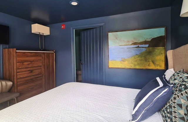Experience Timeless Elegance in The Edith Wharton Room!