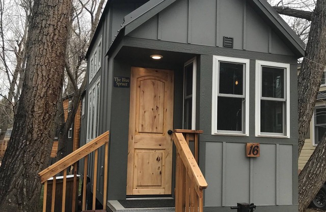 Experience Tiny Living at Blue Spruce – Peaceful Retreat Near RMNP & Lyons