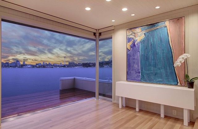Experience Your 'Sleepless In Seattle' Houseboat Dream