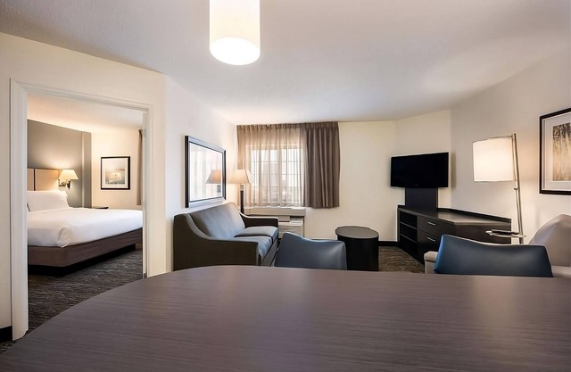 Explore More of Austin, TX! Spacious 1BR Suite with Kitchen, Pets are Allowed!