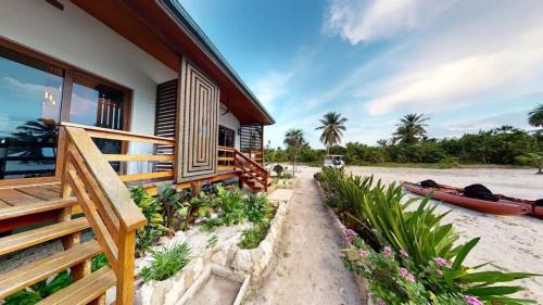 Exquisite Oceanfront Private Estate By Alom