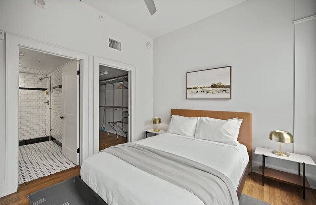 Extended Stay 1-Br Just Steps from The Alamo & San Antonio River Walk