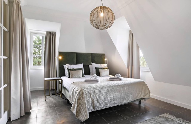 Extra luxury 4-person apartment in the holiday park Landal Kasteeldomein De Cauberg