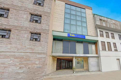 FabHotel Galaxy - Nr Patel Nagar Metro