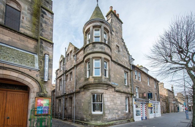 Fabulous 4 bedroomed townhouse in the heart of St Andrews