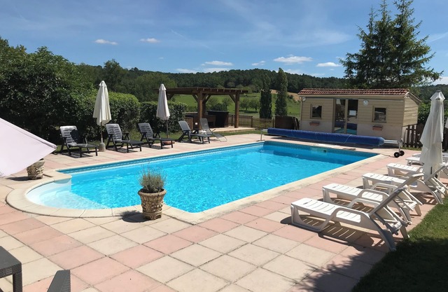 Fabulous location- farmhouse & pretty cottage with private heated pool & sauna