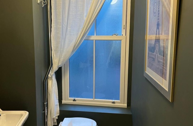 Fabulous, newly refurbished Townhouse on the Main Street in Cork City Centre