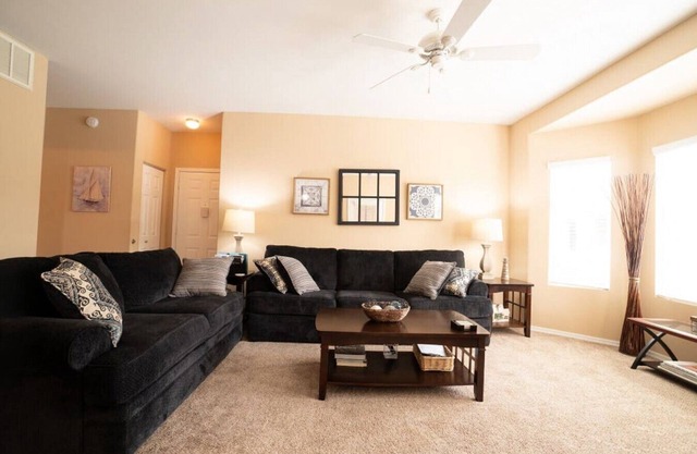 Fabulous Phoenix 2Bd/2Ba condo w/Great Pool Views