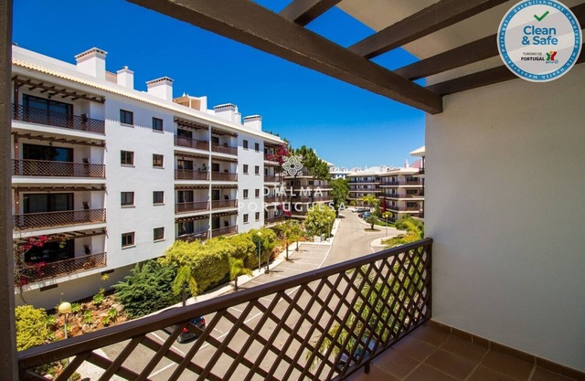Falésia Beach Apartment by D'Alma Portuguesa