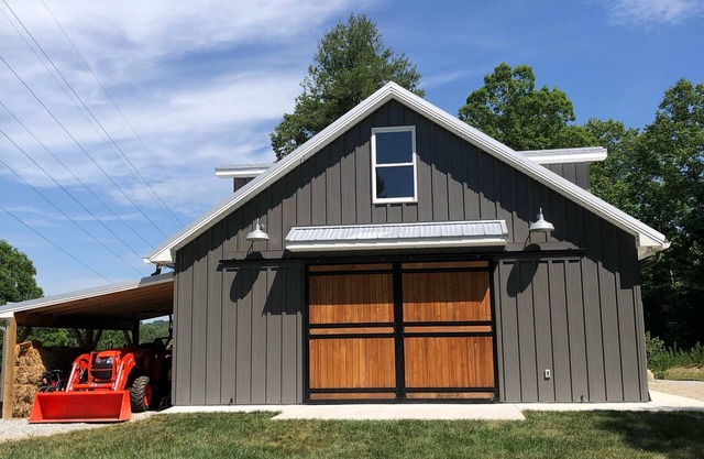 Fall getaway! Plan an adventure to local apple orchard, pumpkin farm or winery!