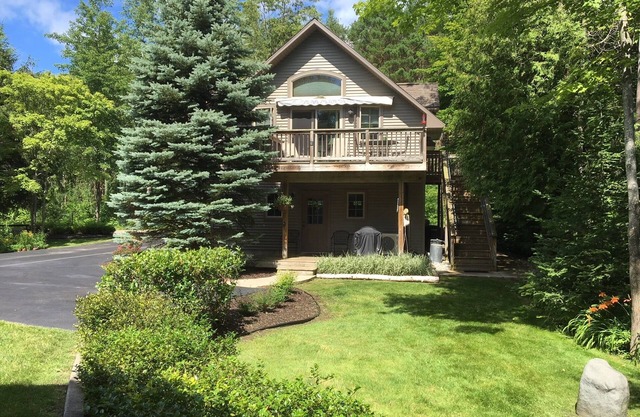 Fall open w/early check in & late check out, relaxing waterfront getaway for 2