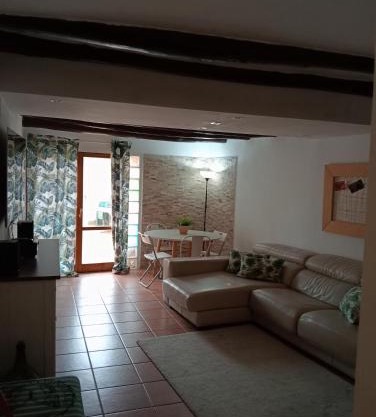 Familiar casa en Letux